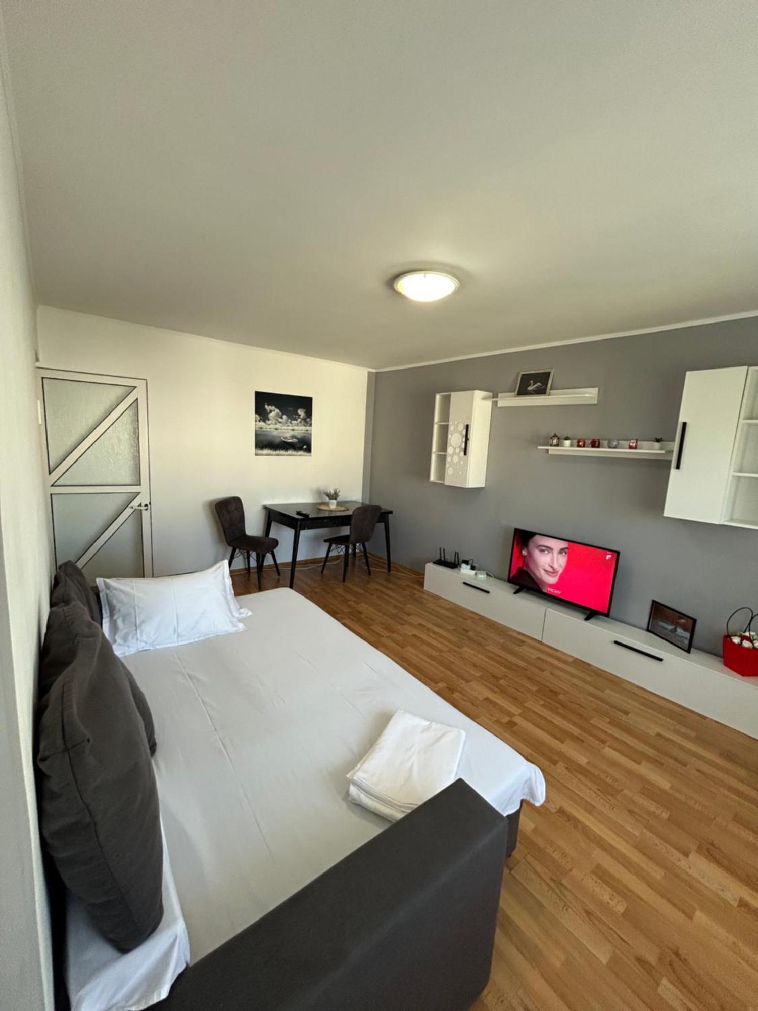 Sj Apartment Тулча Экстерьер фото